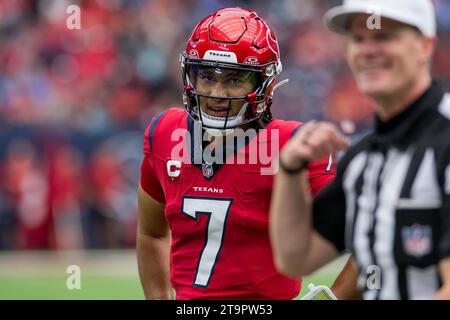 Houston, Texas, États-Unis. 26 novembre 2023 : le quarterback des Texans de Houston, C.J. Stroud (7), lors d'un match entre les Jaguars de Jacksonville et les Texans de Houston à Houston, Texas. Trask Smith/CSM crédit : CAL Sport Media/Alamy Live News Banque D'Images