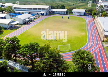 Bangkok, Thaïlande - 14 décembre 2018 : une vue surélevée de la piste de course ovale située à l'École internationale française située à Bangkok, Thail Banque D'Images