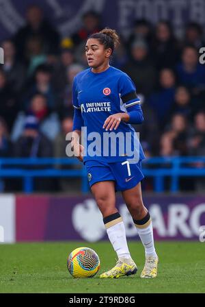 Jess carter de Chelsea en action lors du match de Barclays Women's Super League à Kingsmeadow, Londres. Date de la photo : dimanche 26 novembre 2023. Banque D'Images