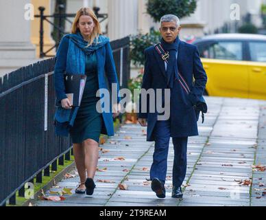Londres, Royaume-Uni. 27 novembre 2023. Le maire de Londres, Sadiq Khan, arrive pour l’enquête Covid 19. Crédit : Karl Black/Alamy Live News Banque D'Images