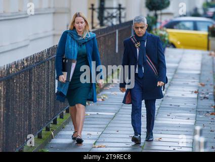 Londres, Royaume-Uni. 27 novembre 2023. Le maire de Londres, Sadiq Khan, arrive pour l’enquête Covid 19. Crédit : Karl Black/Alamy Live News Banque D'Images