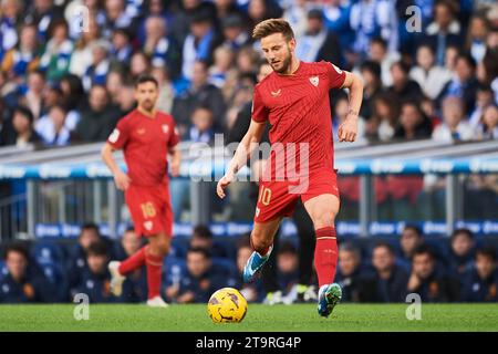 Ivan Rakitic du Sevilla FC en action lors du match de LaLiga EA Sports entre la Real Sociedad et le Sevilla FC à l'Estadio Reale Arena le 26 novembre 202 Banque D'Images
