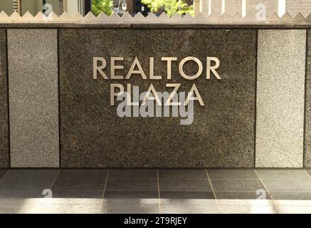 Chicago, États-Unis - 04 juin 2018 : enseigne Realtor Plaza près de Chicago Association of Realtors sur Michigan Ave à Chicago. Banque D'Images