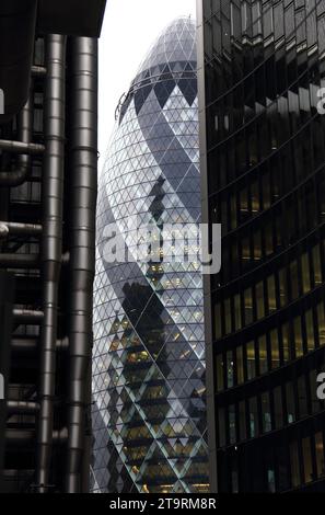 L'extérieur du Gherkin, anciennement 30 St Mary axe Banque D'Images