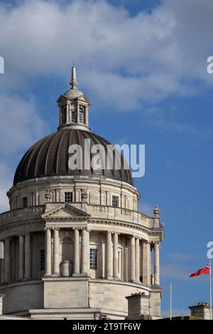 Dôme de style baroque central du Port de Liverpool Building, construit 1904-1907, l'une des trois Graces, sur la Pier Head ou Waterfront Liverpool UK Banque D'Images