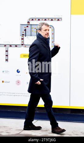 Aalborg, Danemark. 27 novembre 2023. Le prince héritier danois Frederik à l'inauguration de l'usine pilote d'Aalborg Portland pour le captage du CO2 à Aalborg, le lundi 27 novembre 2023. (Photo : Henning Bagger/Ritzau Scanpix) crédit : Ritzau/Alamy Live News Banque D'Images