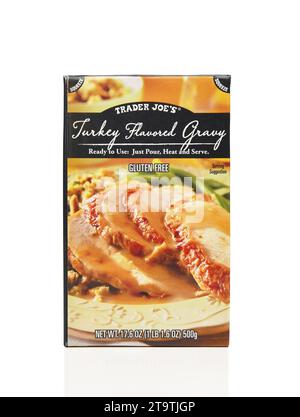 IRVINE, CALIFORNIE - 21 NOVEMBRE 2023 : Trader Joes gluten Free Turkey sauce aromatisée. Banque D'Images