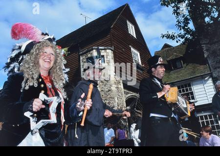 Musiciens au Rochester Sweeps Festival. Kent. Angleterre, Royaume-Uni Banque D'Images