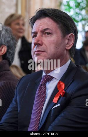 Giuseppe Conte à la ville de Naples le leader politique du mouvement des cinq étoiles, Giuseppe Conte durant le 25 novembre... Plus jamais, à Naples 27 novembre 2023 à la Sala Giunta du Palazzo San Giacomo un événement organisé par la ville de Naples en présence du maire de naples Gaetano Manfredi, et de l'ancien président de la chambre Roberto Fico DSCF7884 Copyright : xAntonioxBalascox Banque D'Images