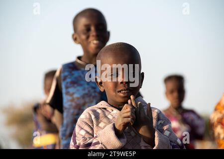 Chilhood à África, Tchad Banque D'Images