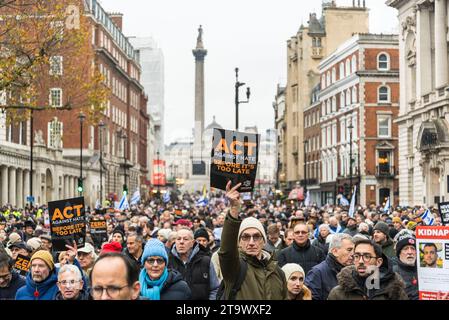 Agir contre la haine avant qu'il ne soit trop tard, marcher contre l'antisémitisme, des dizaines de milliers de personnes protestent contre la montée des crimes haineux contre les Juifs, Londres Banque D'Images