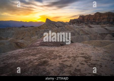 coucher de soleil à zabriskie point dans le parc national de death valley en californie, usa Banque D'Images