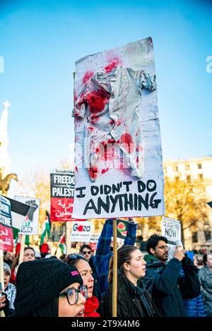 Londres, Royaume-Uni - 25 novembre 2023 : Marche nationale pour la Palestine Banque D'Images