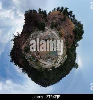 vue sphérique sur la scène de l'environnement autour du paysage de carrière. Banque D'Images