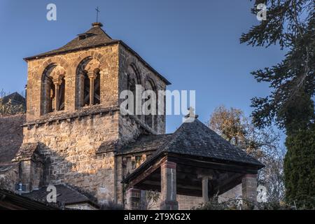 Clocher de l'église Saint-Cyr-et-Sainte-Julitte Banque D'Images