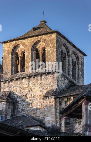 Clocher de l'église Saint-Cyr-et-Sainte-Julitte Banque D'Images