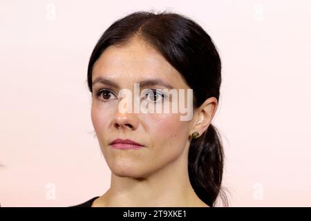 Mexico, Mexique. 27 novembre 2023. Renata Turrent, a été nommée coordinatrice de la liaison avec les secteurs académiques de la seule candidate à la présidence du Mexique par la coalition du mouvement de régénération nationale, Parti travailliste et Parti Vert, Claudia Sheinbaum. Pardo à la conférence de presse à l'hôtel Courtyard Revolucion à Mexico. Le 27 novembre 2023 à Mexico, Mexique (crédit image : © Luis Barron/eyepix via ZUMA Press Wire) USAGE ÉDITORIAL SEULEMENT! Non destiné à UN USAGE commercial ! Banque D'Images