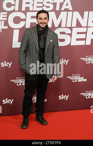 Rome, Italie. 27 novembre 2023. Marco Todisco assiste au tapis rouge de la série Sky tv non ci resta che il crimine en avant-première au Space Moderno Cinema. (Photo Mario Cartelli/SOPA Images/Sipa USA) crédit : SIPA USA/Alamy Live News Banque D'Images