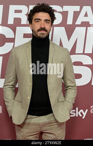 Rome, Italie. 27 novembre 2023. Kabir Tavani assiste au tapis rouge de la série Sky tv non ci resta che il crimine en avant-première au Space Moderno Cinema. Crédit : SOPA Images Limited/Alamy Live News Banque D'Images