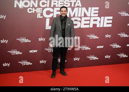 Rome, Italie. 27 novembre 2023. Marco Todisco assiste au tapis rouge de la série Sky tv non ci resta che il crimine en avant-première au Space Moderno Cinema. Crédit : SOPA Images Limited/Alamy Live News Banque D'Images