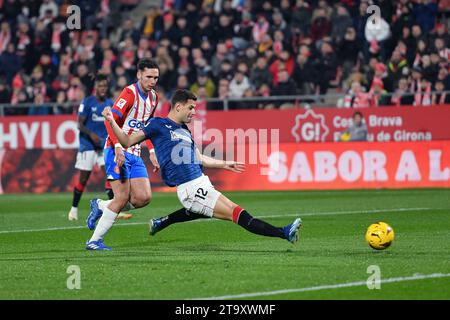 Girona, ESP. 27 novembre 2023. GIRONA FC-ATHLETIC DE BILBAO 27 novembre 2023 Guruzeta (12) de l'Athletic Club de Bilbao lors du match entre Girona FC et Athletic de Bilbao correspondant à la quatorze jours de la Liga EA Sports au stade municipal de Montilivi à Gérone, Espagne. Crédit : Rosdemora/Alamy Live News Banque D'Images