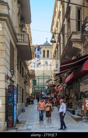 ISTANBUL, TURQUIE - 10 SEPTEMBRE 2017 : district de Beyoglu. Allée à l'église orthodoxe de Panagia. Banque D'Images