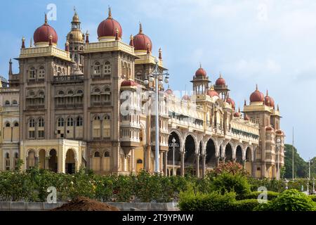 Palais de Mysore, également connu sous le nom de Palais Amba Vilas à Mysore, Karnataka, Inde. Banque D'Images