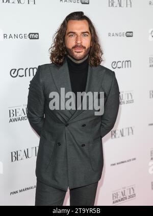 Londres, Royaume-Uni. 27 novembre 2023. Pete Wicks participe aux Beauty Awards 2023 à Londres. Crédit : SOPA Images Limited/Alamy Live News Banque D'Images