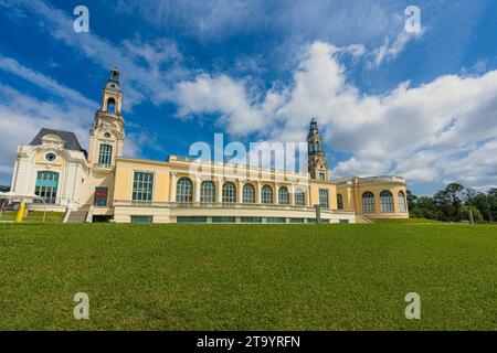 Pau, France. 10 août 2023. Le Palais Beaumont a été conçu par l'architecte Emile Bertrand et construit en 1898 Banque D'Images