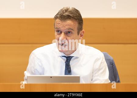 Bruxelles, Belgique. 28 novembre 2023. Le ministre de la Justice Paul Van Tigchelt photographié lors d’une session des commissions de chambre pour la Justice, mardi 28 novembre 2023 au Parlement fédéral à Bruxelles. Van Tigchelt, ministre de la Justice nouvellement nommé, présentera sa déclaration de politique générale lors de la commission. BELGA PHOTO JAMES ARTHUR GEKIERE crédit : Belga News Agency/Alamy Live News Banque D'Images