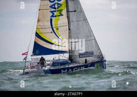 Charlie Dalin (Skipper MACIF 2015) lors de la course monocoque Solo Maître Coq, départ aux Sables d'Olonne, France, le 16 mars 2018 - photo Olivier Blanchet / DPPI Banque D'Images