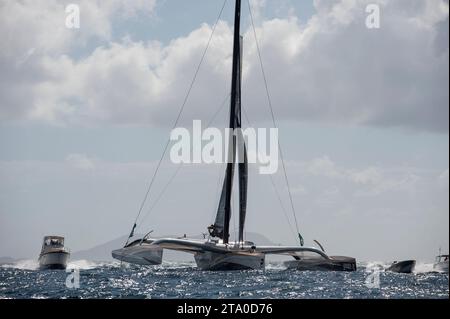 Yann Guichard, skipper du maxi trimaran Spindrift 2, catégorie ultime, termine 2e de la route du Rhum destination Guadeloupe, à Pointe à Pitre, Guadeloupe, le 10 novembre 2014 - photo Olivier Blanchet / DPPI Banque D'Images