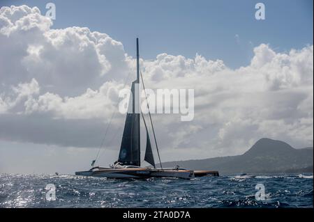 Yann Guichard, skipper du maxi trimaran Spindrift 2, catégorie ultime, termine 2e de la route du Rhum destination Guadeloupe, à Pointe à Pitre, Guadeloupe, le 10 novembre 2014 - photo Olivier Blanchet / DPPI Banque D'Images