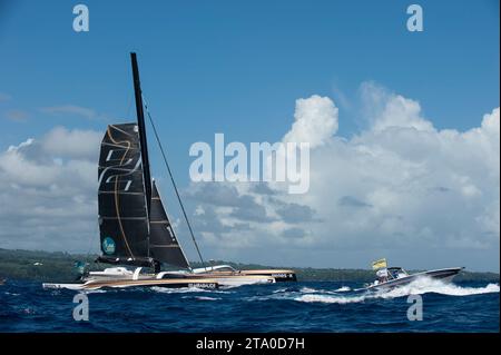 Yann Guichard, skipper du maxi trimaran Spindrift 2, catégorie ultime, termine 2e de la route du Rhum destination Guadeloupe, à Pointe à Pitre, Guadeloupe, le 10 novembre 2014 - photo Olivier Blanchet / DPPI Banque D'Images