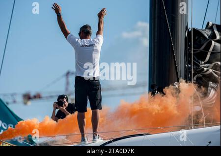 Yann Guichard, skipper du maxi trimaran Spindrift 2, catégorie ultime, célèbre après avoir terminé 2e de la route du Rhum destination Guadeloupe, à Pointe à Pitre, Guadeloupe, le 10 novembre 2014 - photo Olivier Blanchet / DPPI Banque D'Images