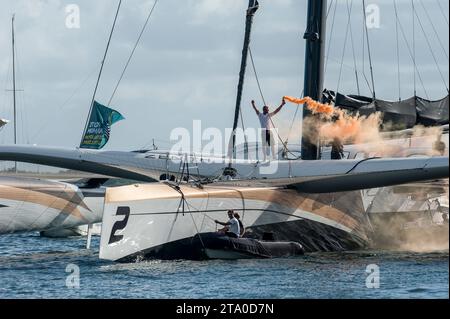 Yann Guichard, skipper du maxi trimaran Spindrift 2, catégorie ultime, célèbre après avoir terminé 2e de la route du Rhum destination Guadeloupe, à Pointe à Pitre, Guadeloupe, le 10 novembre 2014 - photo Olivier Blanchet / DPPI Banque D'Images