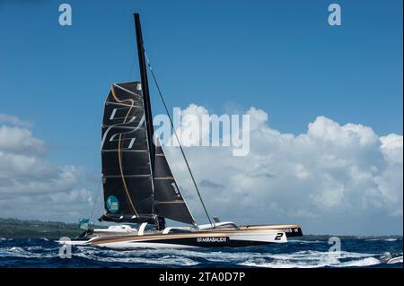 Yann Guichard, skipper du maxi trimaran Spindrift 2, catégorie ultime, termine 2e de la route du Rhum destination Guadeloupe, à Pointe à Pitre, Guadeloupe, le 10 novembre 2014 - photo Olivier Blanchet / DPPI Banque D'Images