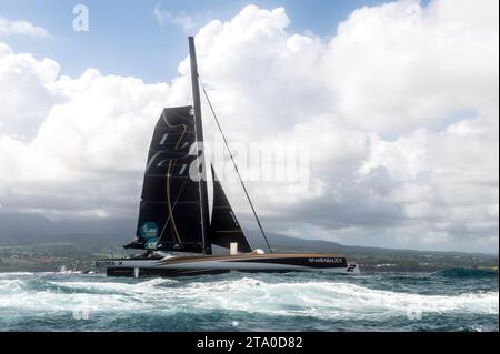 Yann Guichard, skipper du maxi trimaran Spindrift 2, catégorie ultime, termine 2e de la route du Rhum destination Guadeloupe, à Pointe à Pitre, Guadeloupe, le 10 novembre 2014 - photo Olivier Blanchet / DPPI Banque D'Images