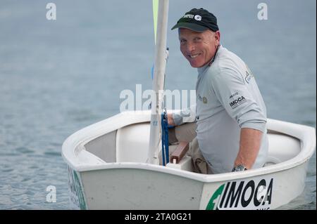 VOILE - CÉRÉMONIE DE REMISE DES PRIX DES CHAMPIONNATS DU MONDE IMOCA - GENEVE (SUI) - 26/04/2013 - PHOTO OLIVIER BLANCHET / DPPI - MIKE GOLDING (GBR) Banque D'Images