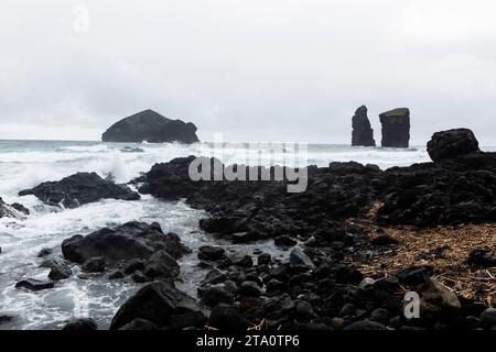 Capturer la beauté à couper le souffle des Açores, Portugal : un voyage inoubliable à travers les paysages étonnants de ce paradis atlantique Banque D'Images