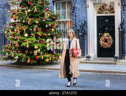 Londres, Royaume-Uni. 28 novembre 2023. Laura Trott, MBE, députée, secrétaire en chef du Trésor. Les ministres assistent aujourd'hui à la réunion hebdomadaire du Cabinet à Downing Street. Crédit : Imageplotter/Alamy Live News Banque D'Images