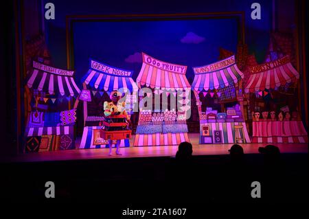 Londres, Royaume-Uni. 28 novembre 2023. Photocall Aladdin à Hackney Empire, Londres, Royaume-Uni. Crédit : Voir Li/Picture Capital/Alamy Live News Banque D'Images