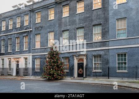 Downing Street, Londres, Royaume-Uni. 28 novembre 2023. Décorations de Noël dans Downing Street. Photo par Amanda Rose/Alamy Live News Banque D'Images