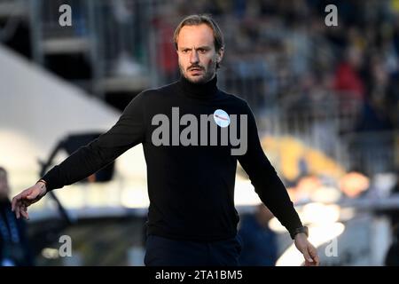 Alberto Gilardino entraîneur-chef du CFC de Gênes lors du match de football Serie A entre Frosinone Calcio et le CFC de Gênes au stade Benito Stirpe à Frosinone (Italie), le 26 novembre 2023. Banque D'Images