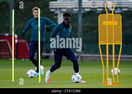 Bukayo Saka d'Arsenal lors d'une séance d'entraînement au centre d'entraînement d'Arsenal à London Colney, Hertfordshire. Date de la photo : mardi 28 novembre 2023. Banque D'Images