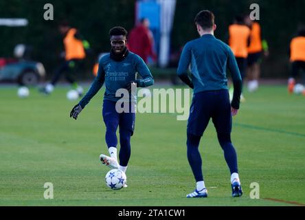Bukayo Saka d'Arsenal lors d'une séance d'entraînement au centre d'entraînement d'Arsenal à London Colney, Hertfordshire. Date de la photo : mardi 28 novembre 2023. Banque D'Images