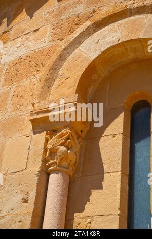 Capitale de l'abside. Église Nuestra Señora de la Asuncion, Duraton, province de Ségovie, Castilla Leon, Espagne. Banque D'Images