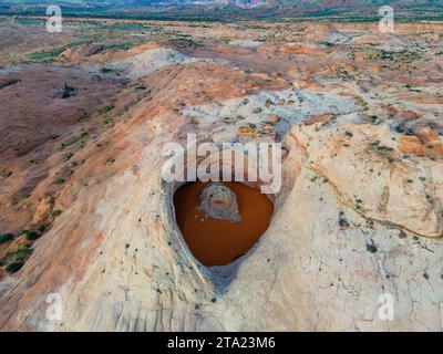 Photographie du cendrier cosmique, une formation de grès érodée de manière unique dans le monument national de Grand Staircase-Escalante, au sud d'Escalante, Utah, Banque D'Images