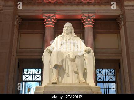 Philadelphie, PA, USA - 29 mai 2018 : sculpture de Benjamin Franklin au Benjamin Franklin National Memorial au Franklin Institute Museum. Banque D'Images