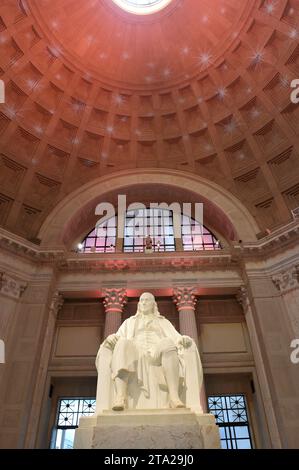 Philadelphie, PA, USA - 29 mai 2018 : sculpture de Benjamin Franklin au Benjamin Franklin National Memorial au Franklin Institute Museum. Banque D'Images